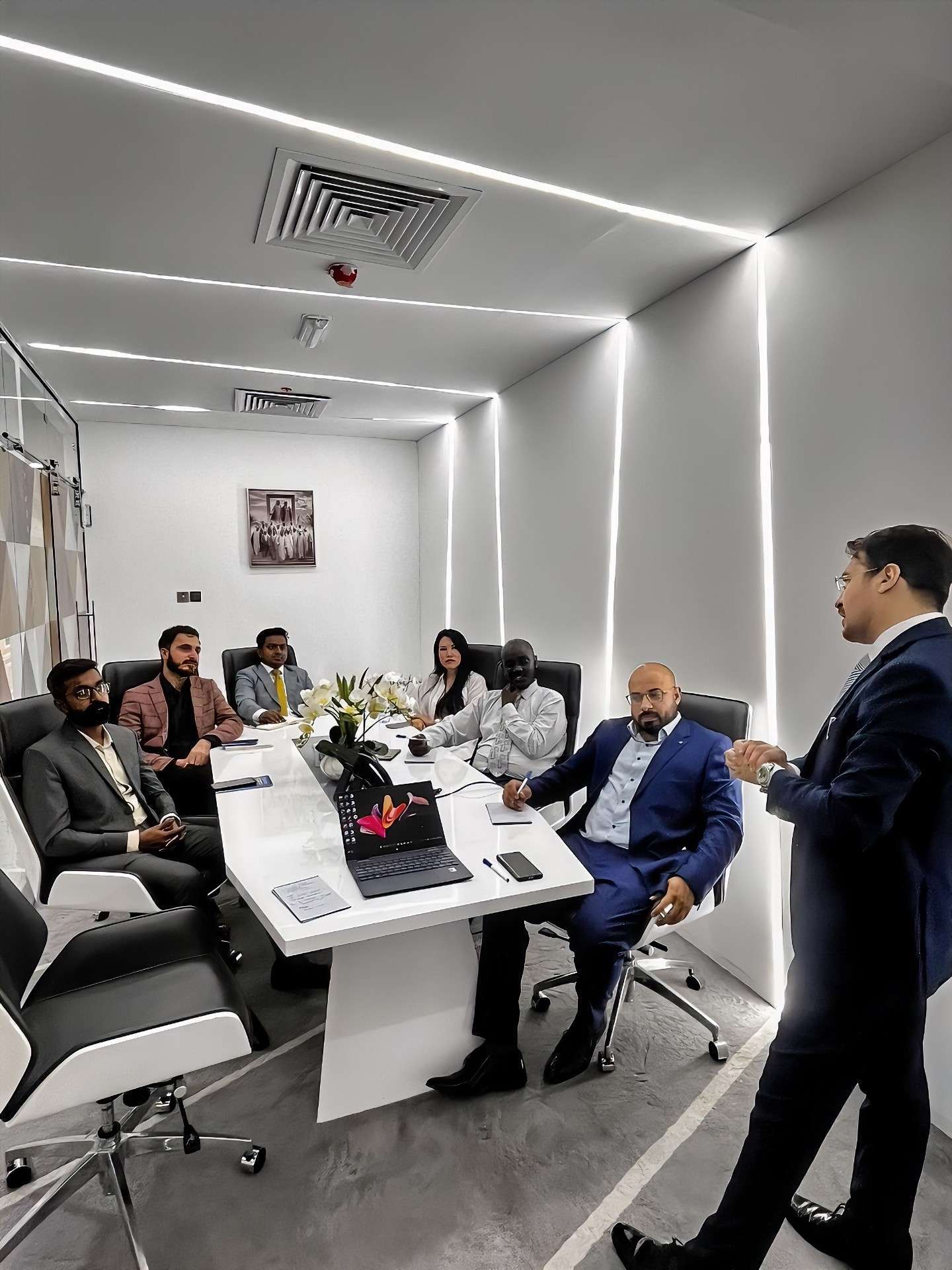At the Truss Real Estate Dubai office, CEO Mohamad Aftab briefs his team on the latest market trends.